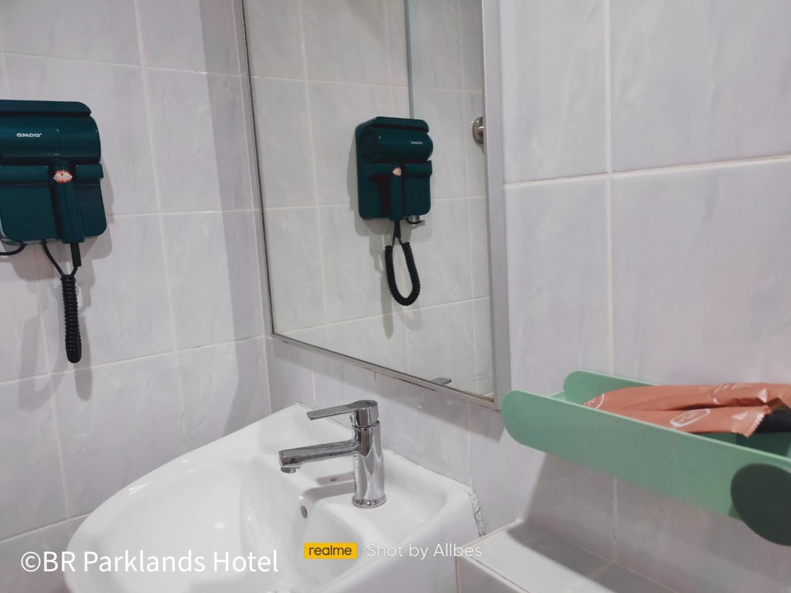 Br Parklands Hotel Кланг Экстерьер фото